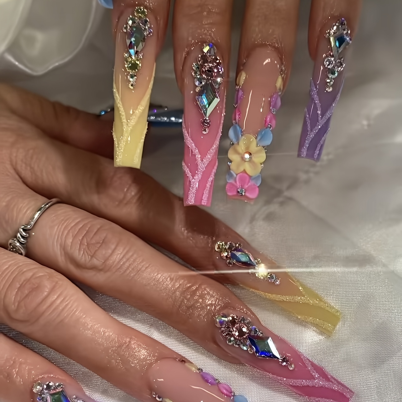 10pcs Set Fluorescent Color Series Nail Art, Pink, Yellow, Purple, Blue, 3D Carved Full Diamond Sparkling Nail Art - Image 3