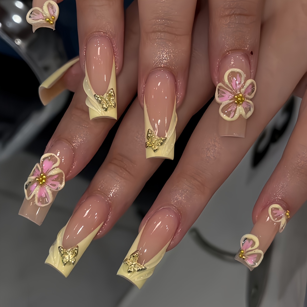 Droplet-Shaped Nails Vibrant Floral Series Luxurious - Image 1