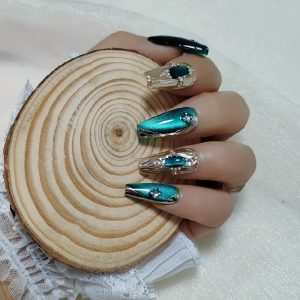Handmade Emerald Green Press-On Nails with Rhinestone Accents - Image 6